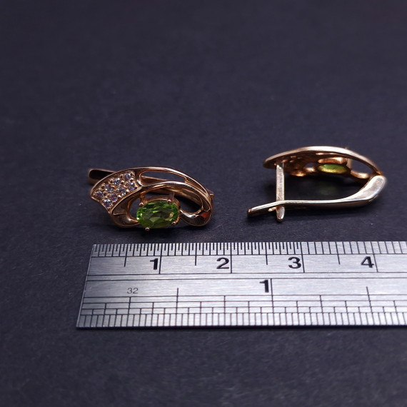 Gold earrings with colored stones