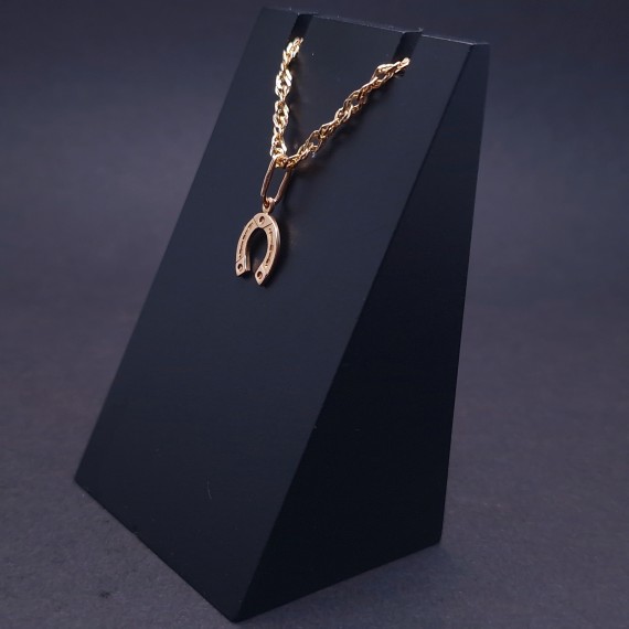 Gold pendant 