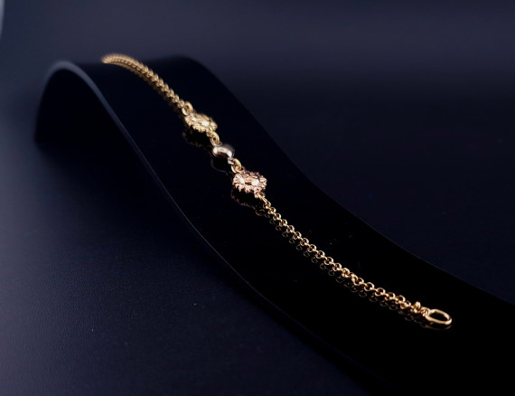 Gold bracelet 