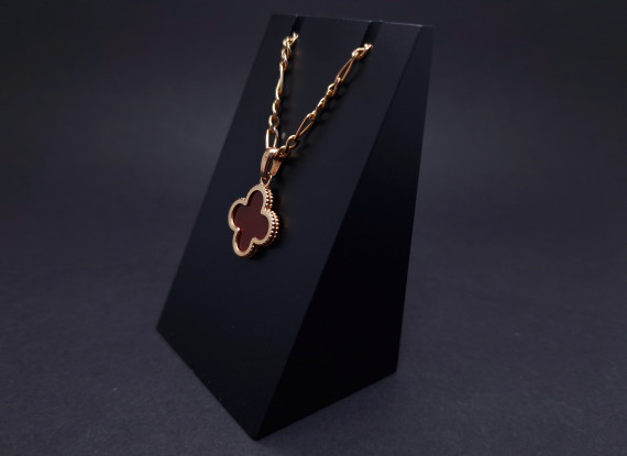 Gold pendant  "Van Cleef and Arpels"