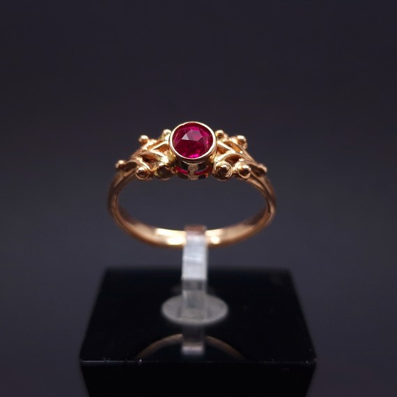 Vintage gold ring