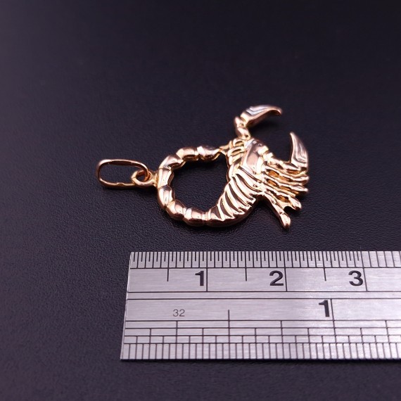 Gold pendant "Scorpion"