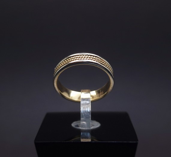 Gold wedding ring 