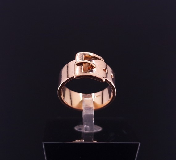 Gold ring 