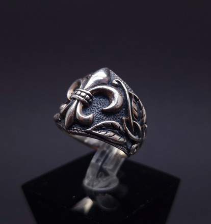 Silver ring 