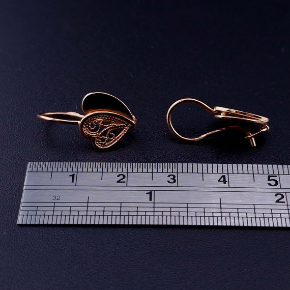 Gold earrings 