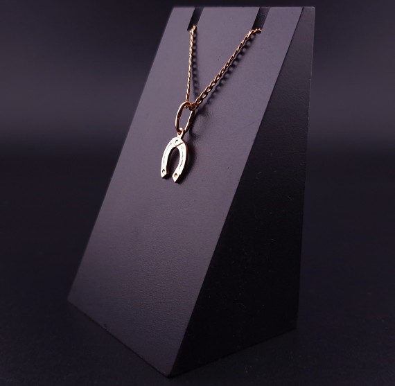Gold pendant 