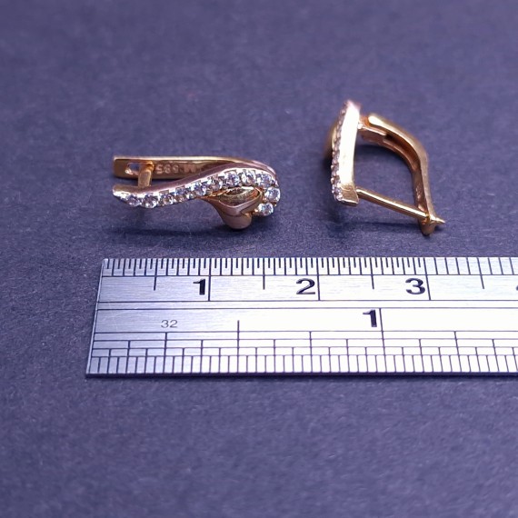 Gold earrings with zircons 