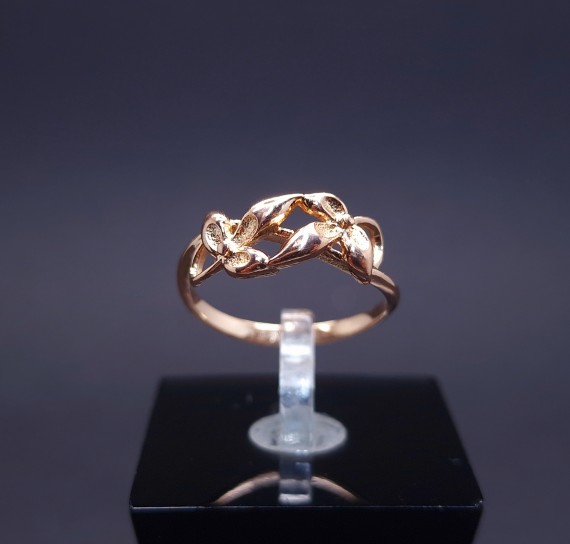 Vintage gold ring 