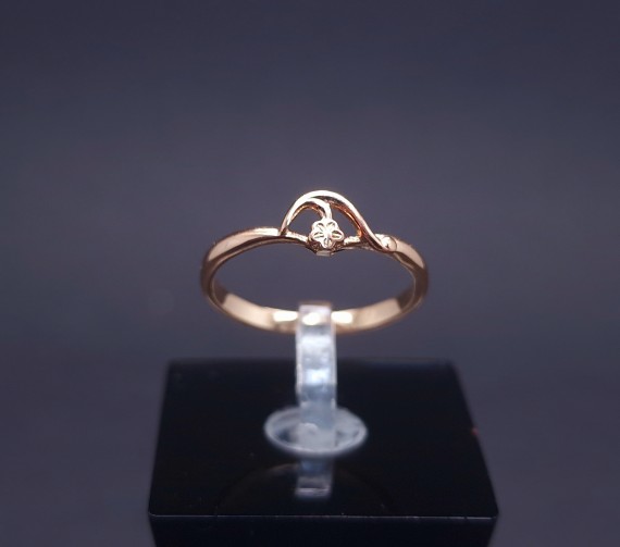 Vintage gold ring 