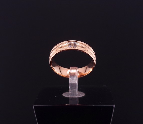 Gold wedding ring 