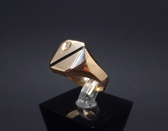 Men's gold ring