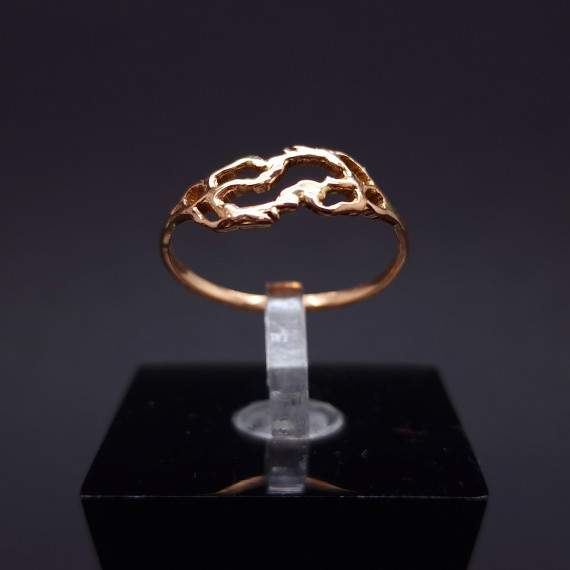 Gold ring 