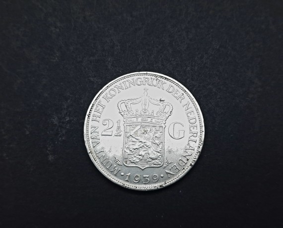 Silver coin Netherlands 2 1/2 Gulden Wilhelmina 1939