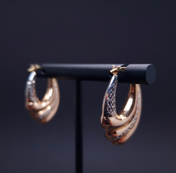 Gold earrings 