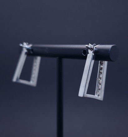 Silver earrings with zircons