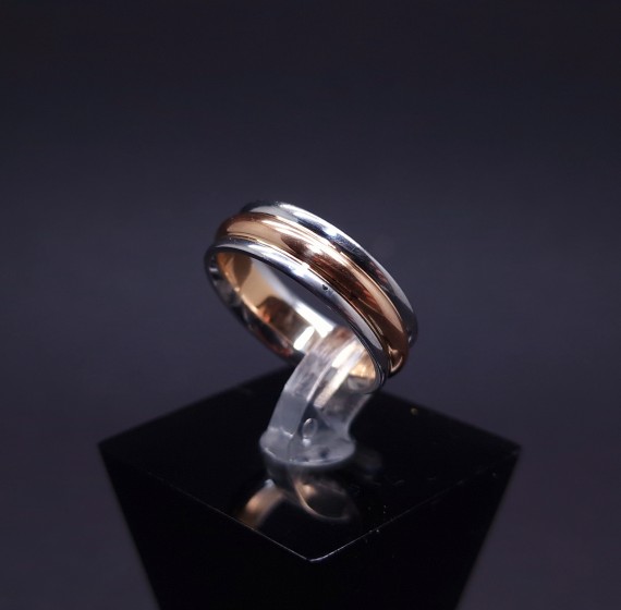 Gold ring with platinum  A. Jaffe