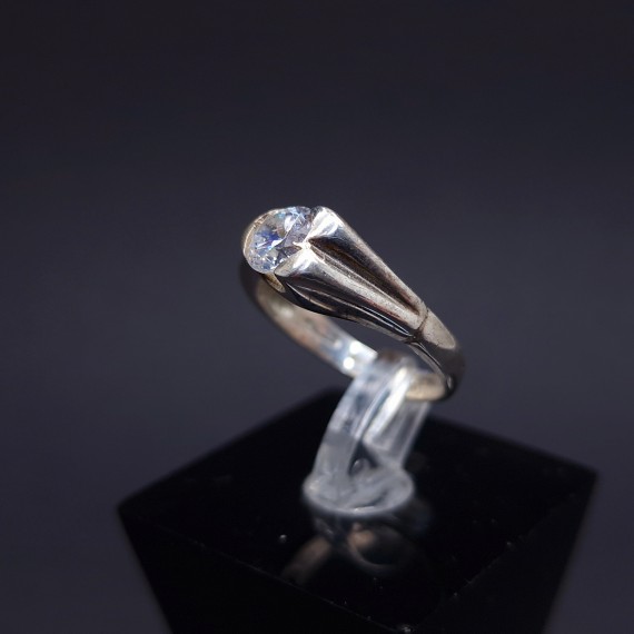 Silver ring with zircon