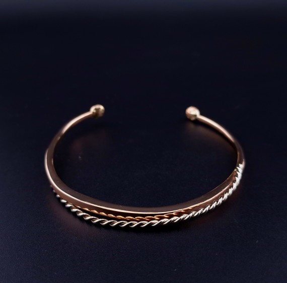 Gold bracelet