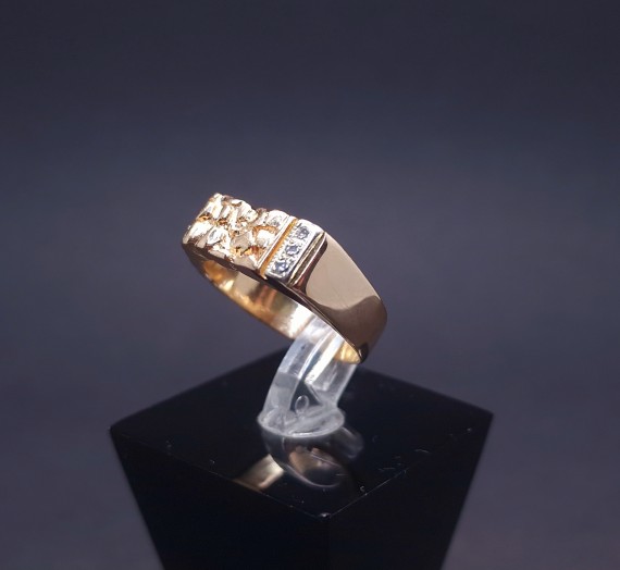 Men's gold ring with diamonds