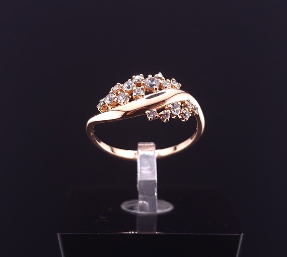 Gold ring with zircons