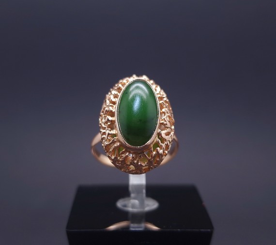 Винтажное золотое кольцо с цветным камнем