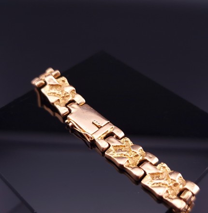 Gold bracelet 