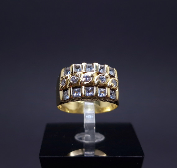 Gold ring with diamonds and colored stones