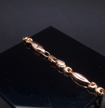 Gold bracelet 