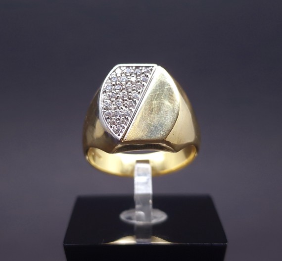 Men's gold ring with diamonds