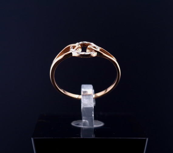 Gold ring 