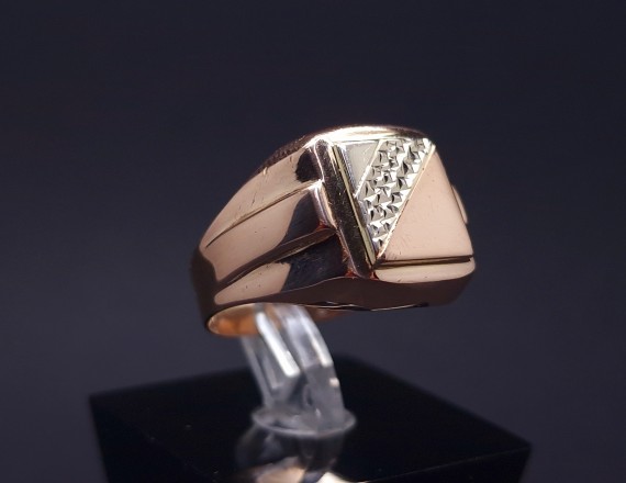 Men's gold ring