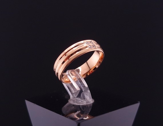 Gold wedding ring 