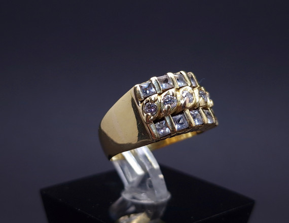 Gold ring with diamonds and colored stones