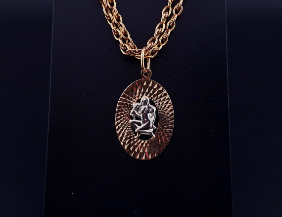 Gold pendant 