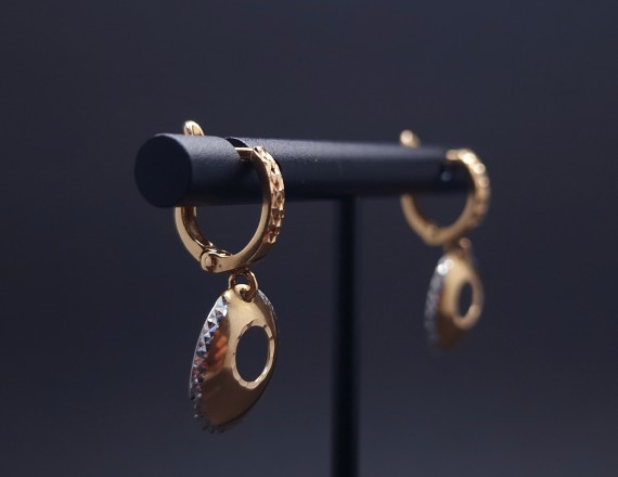 Gold earrings    NEW!!!!!