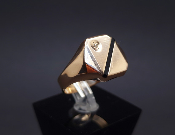 Men's gold ring