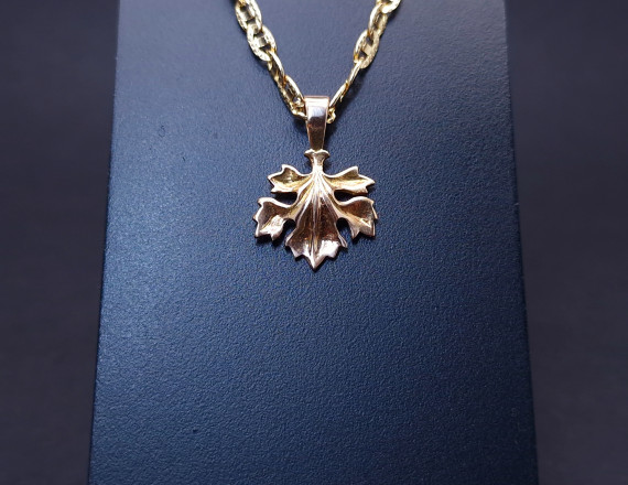 Gold pendant 