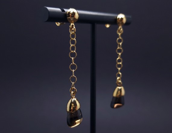 Gold earrings with colored stones