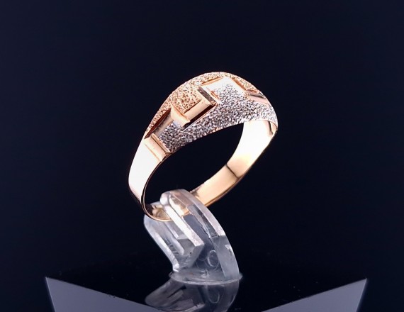 Gold ring 
