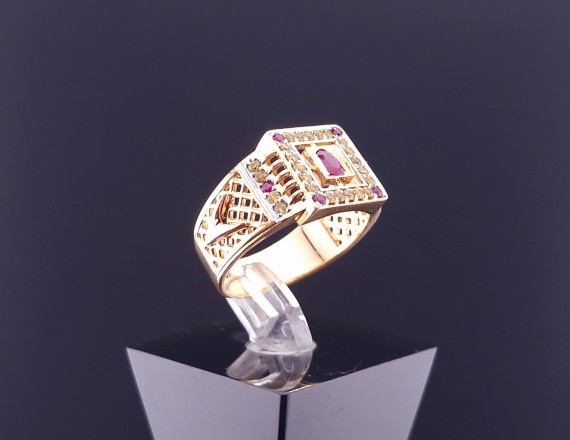 Gold ring with colored stones