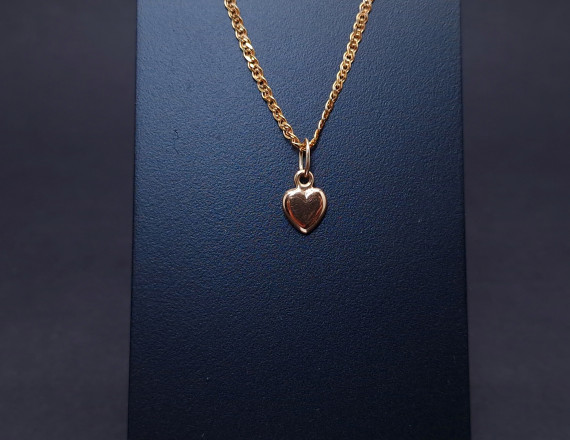 Gold pendant 