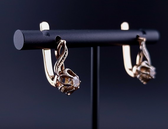 Vintage gold earrings with diamonds