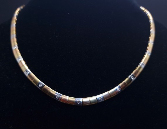 Gold Necklace with diamonds