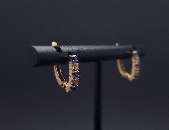 Gold earrings with colored stones