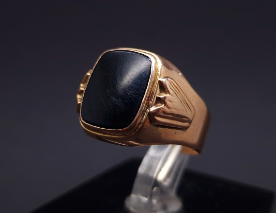 Men's gold ring