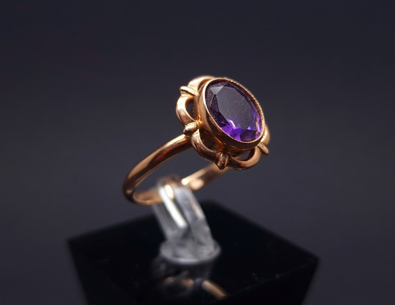 Vintage gold ring