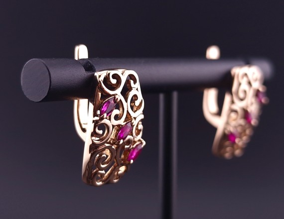 Gold earrings with rubies   (NEW)