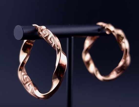 Gold earrings 