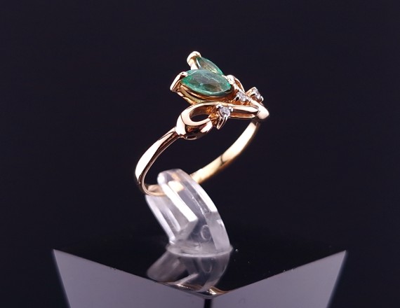 Gold ring with diamonds and emeralds (NEW)